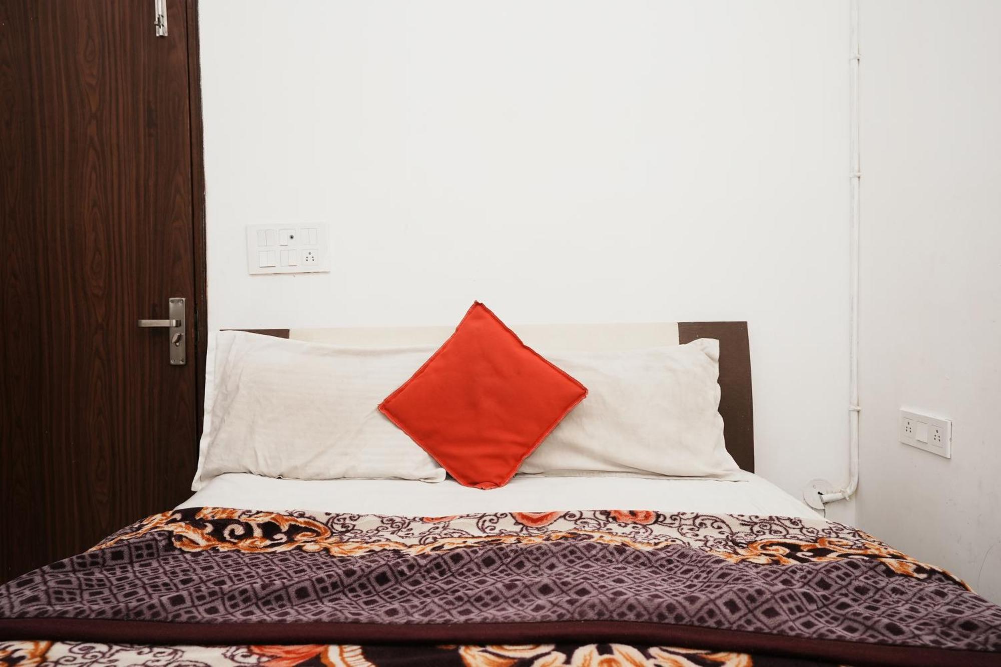 Hotel Sunrise Moon Nuova Delhi Esterno foto